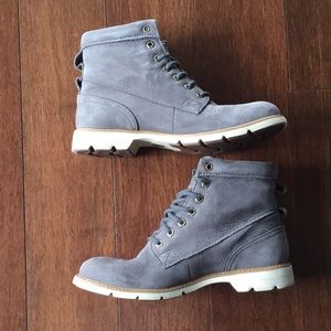 ⏰EUC Timberland Gray Boots
